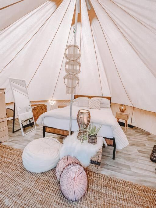 فندق Cute Off Grid Glampsite With Wifi- 5 Min From Haleiwa Town المظهر الخارجي الصورة